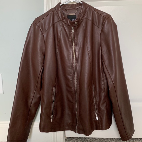 XL Leather jacket - Picture 1 of 4